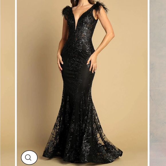Black formal gown - Picture 4 of 5
